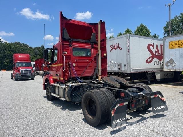 Volvo VNM42T Tegljači
