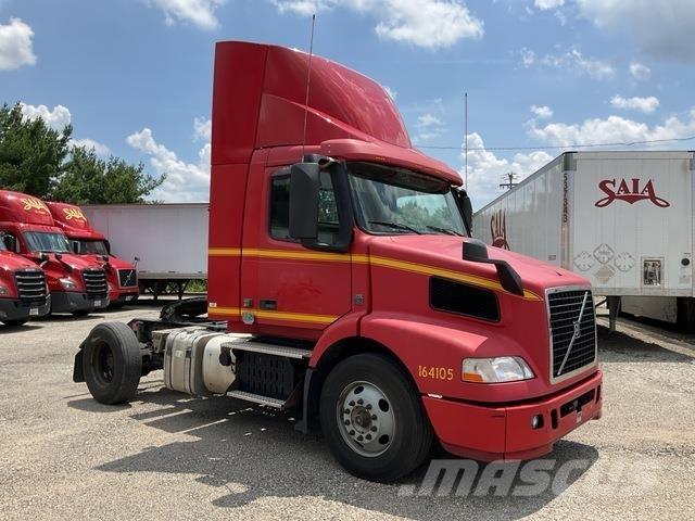 Volvo VNM42T Tegljači
