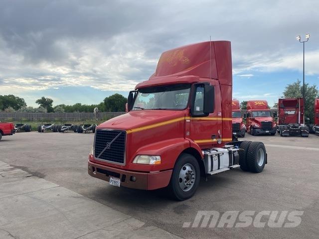 Volvo VNM42T Tegljači