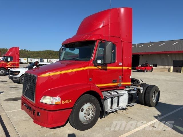Volvo VNM42T Tegljači