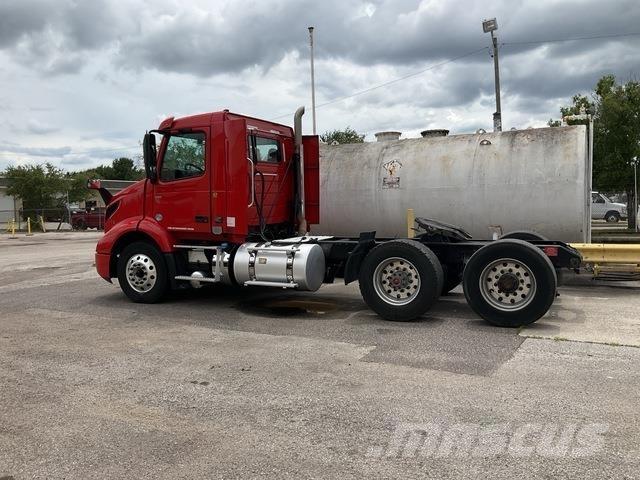 Volvo VNR Tegljači