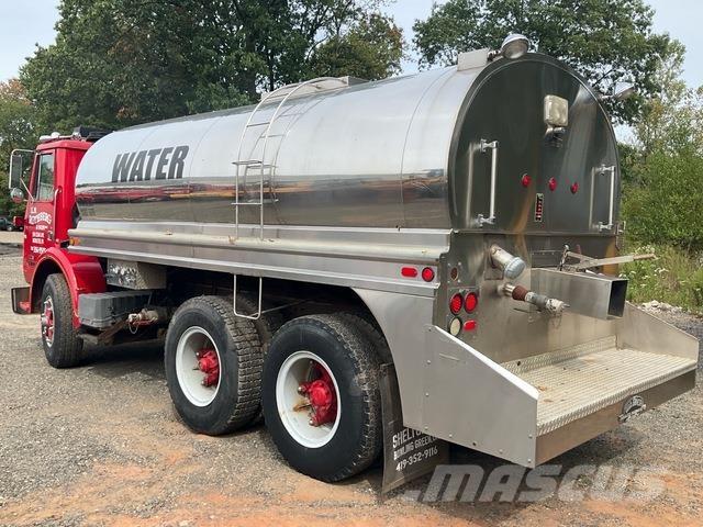 White  Kamioni za vodu