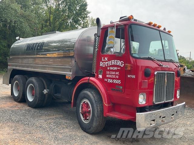 White  Kamioni za vodu