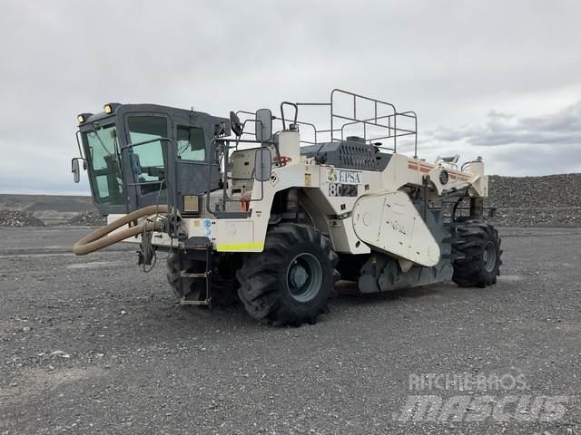 Wirtgen 2400 Nabijači zemlje