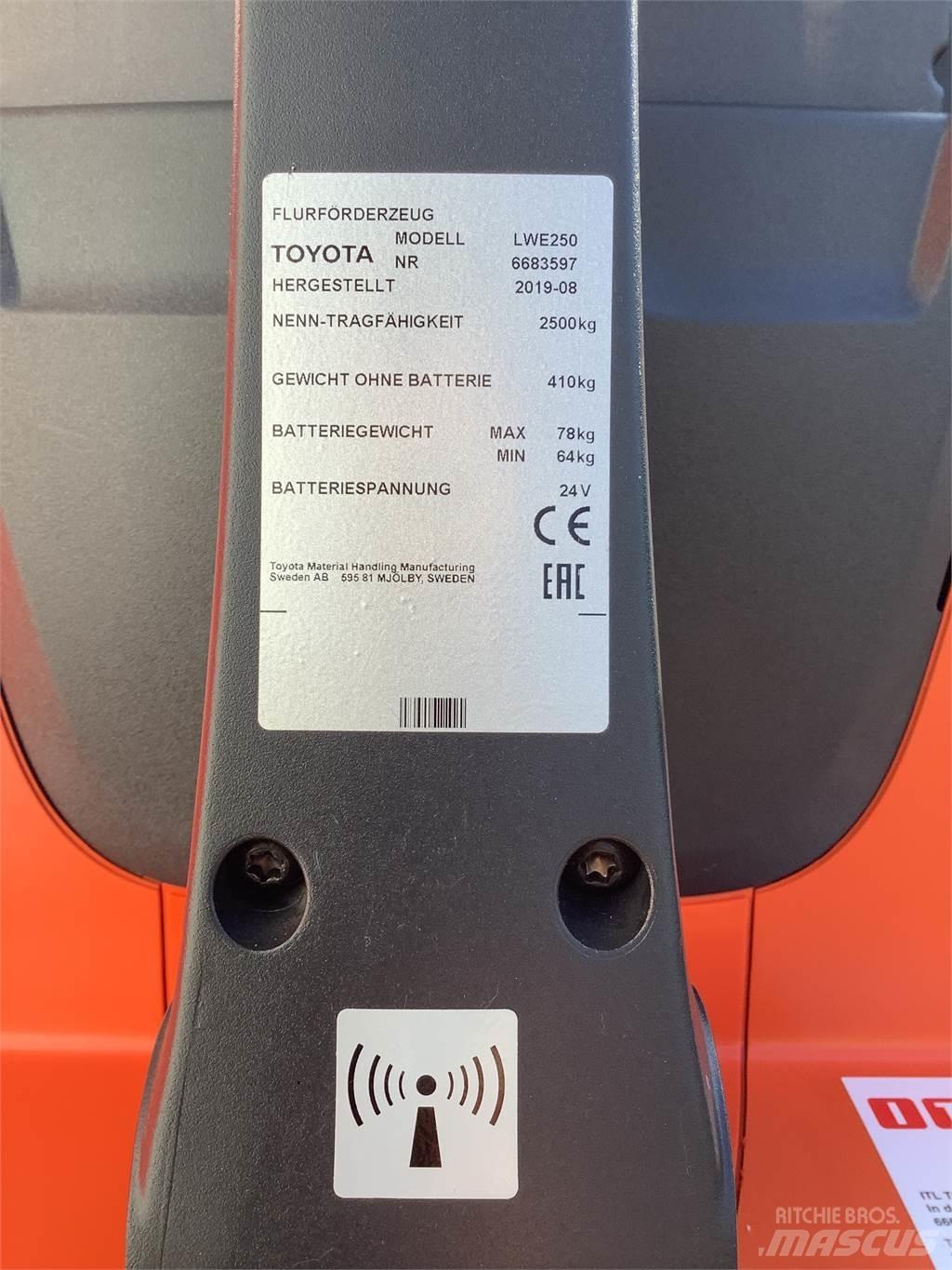 Toyota LWE250 Nisko podizni električni viljuškar