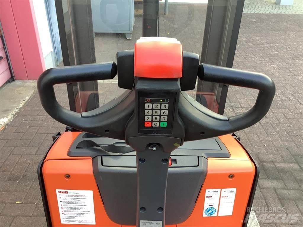Toyota SWE120 Ručni električni viljuškar