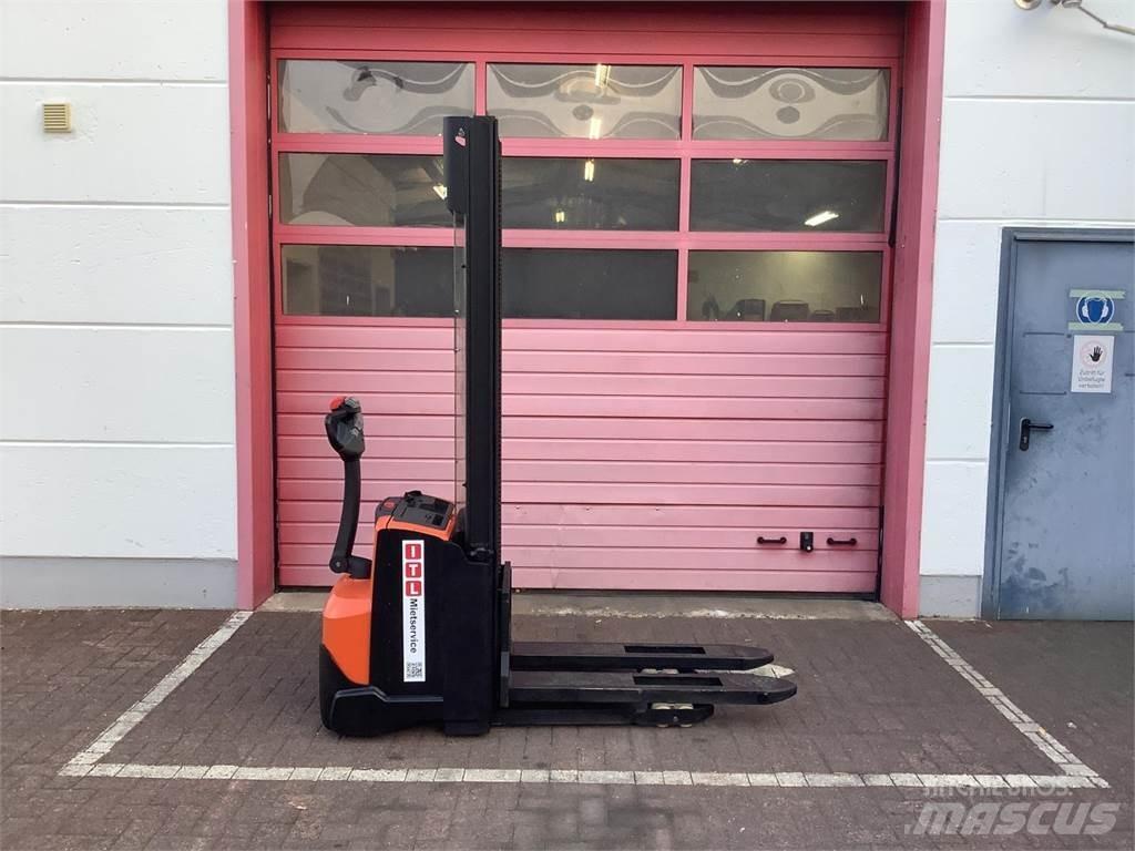 Toyota SWE120 Ručni električni viljuškar