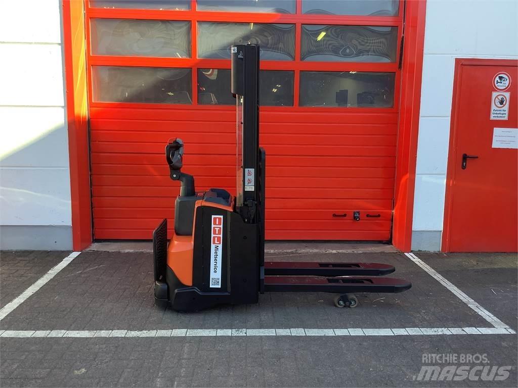Toyota SWE120L Ručni električni viljuškar