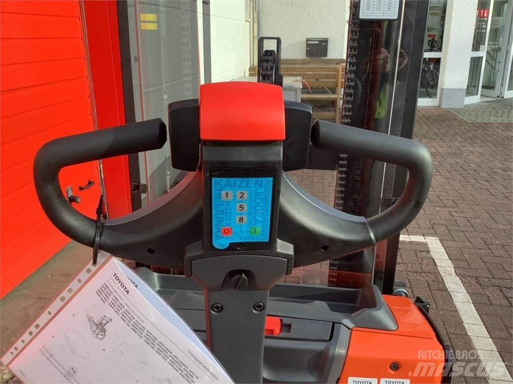 Toyota SWE140L Ručni električni viljuškar