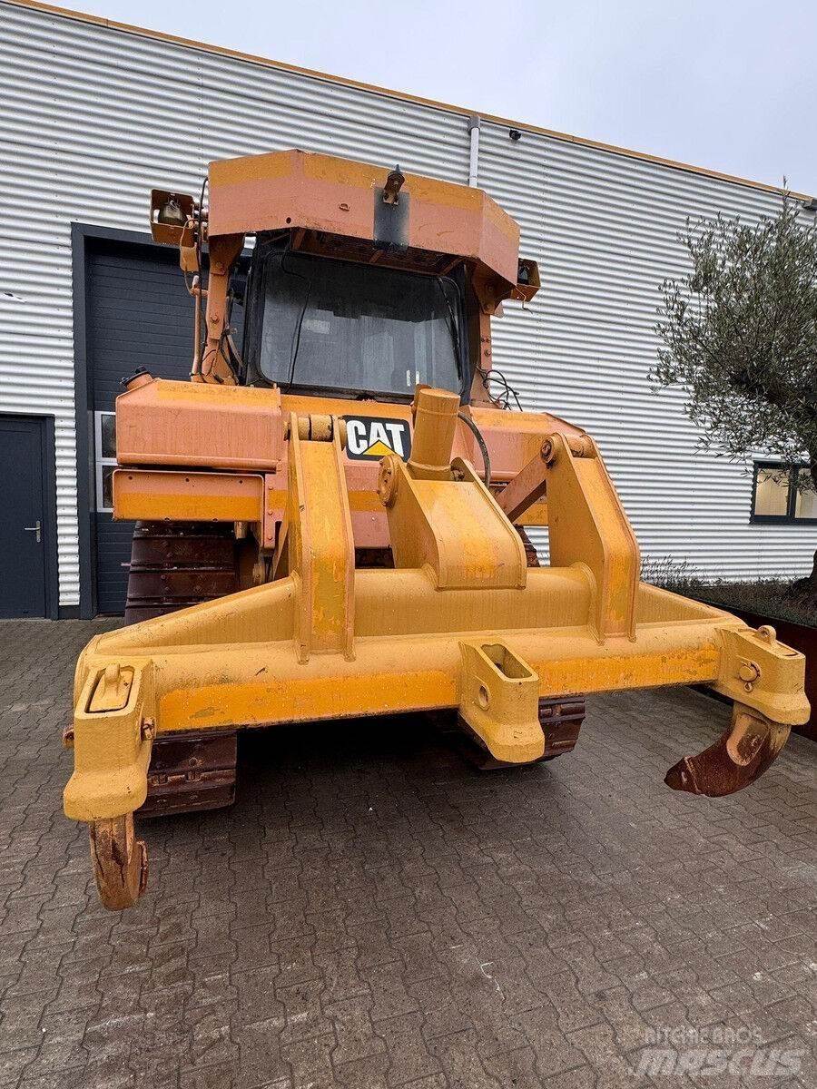 CAT D6T Buldožeri guseničari