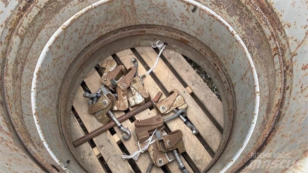  16.9R38 Gume, točkovi i felne