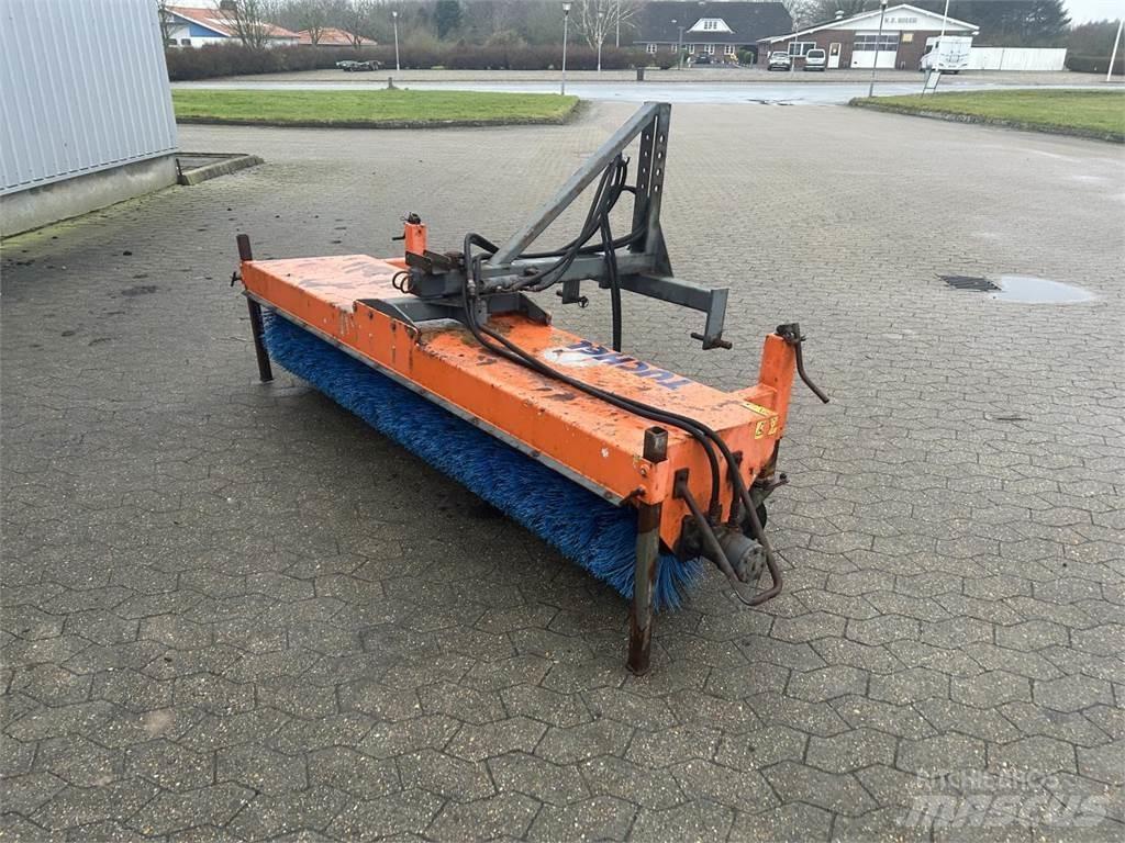  230/520 Ostale komponente za građevinarstvo