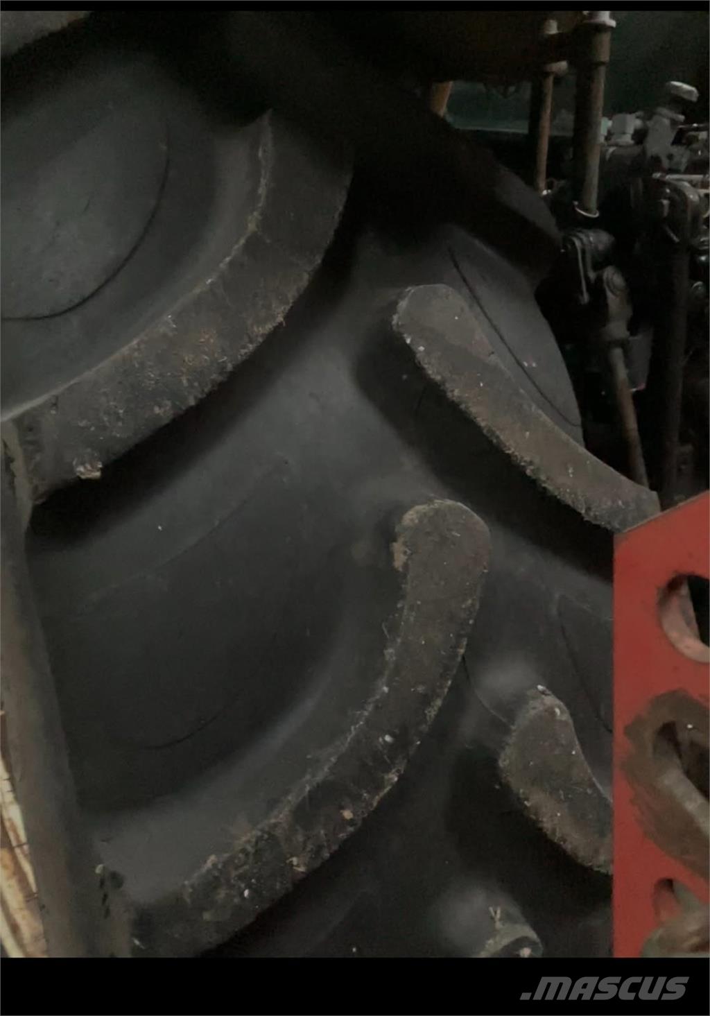 BKT 520/70R38 Gume, točkovi i felne