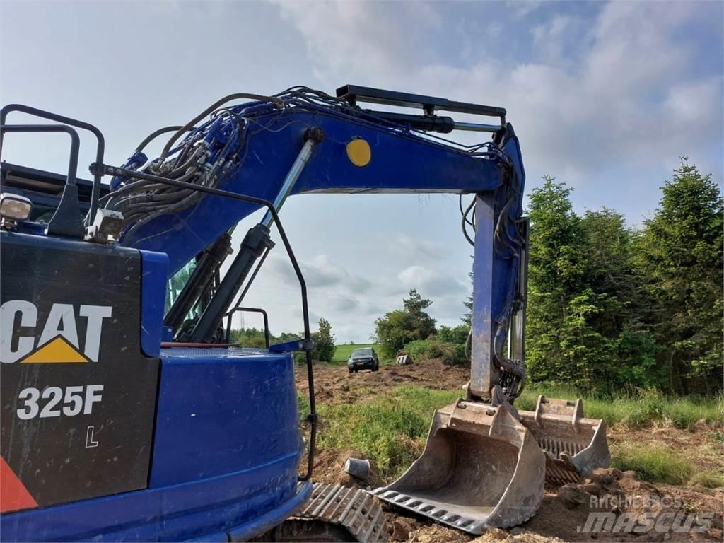 CAT 325F Bageri guseničari