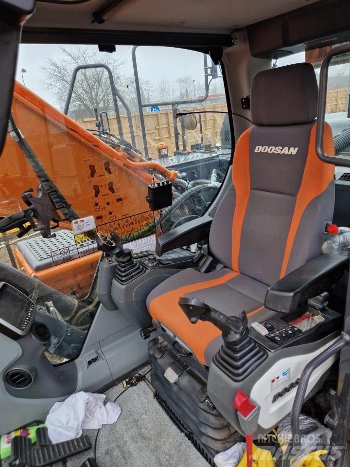 Doosan 255-5 Bageri guseničari