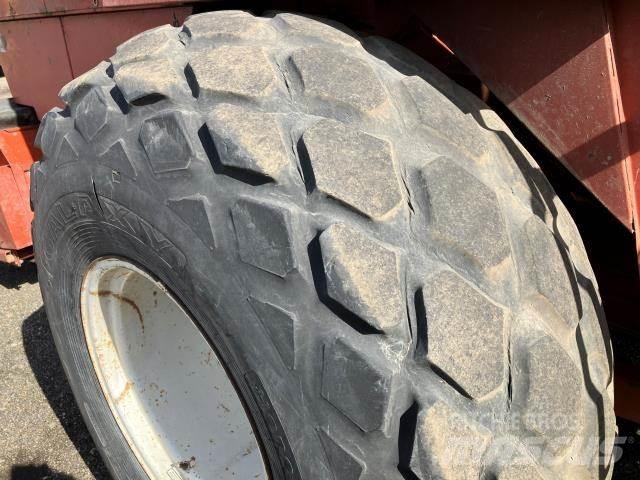 Hesston 4900 Prese/balirke za četvrtaste bale