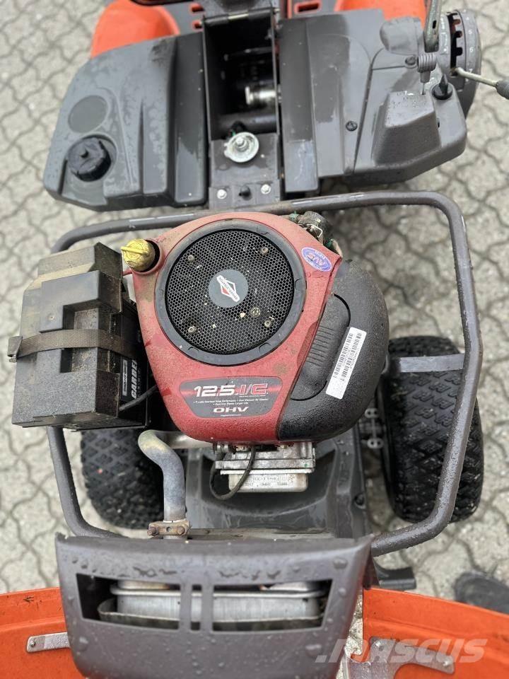 Husqvarna R13C Manji traktori