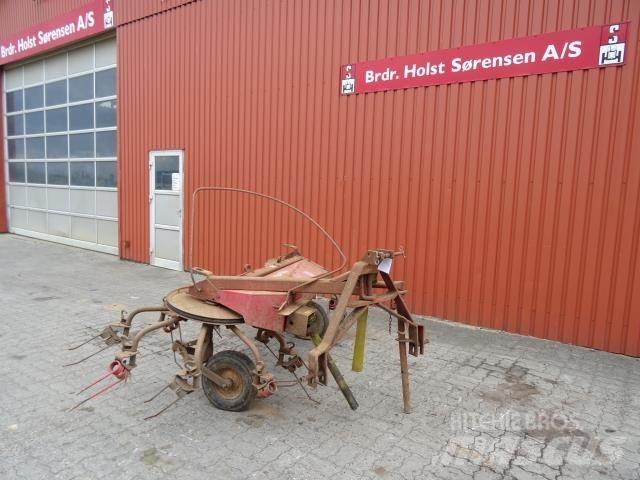 JF CR 320 Okretači i sakupljači sena