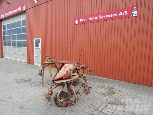 JF CR 320 Okretači i sakupljači sena