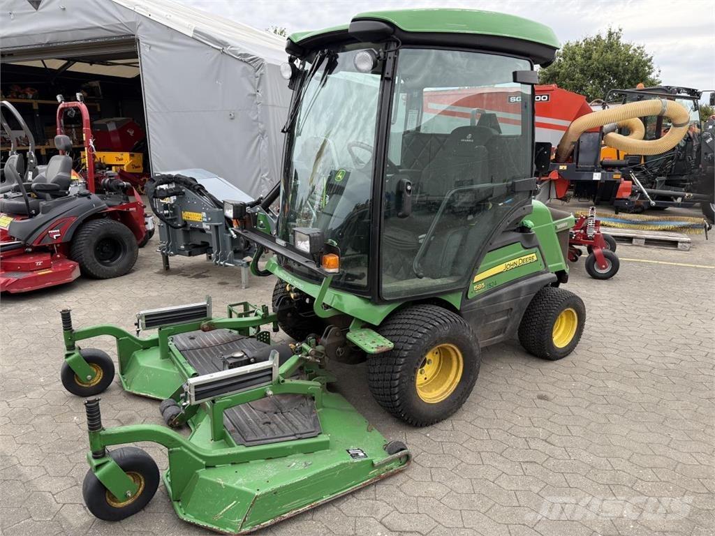 John Deere 1585 Vozila za prevoz opreme za rad