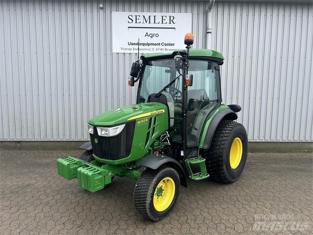 John Deere 4052R Manji traktori