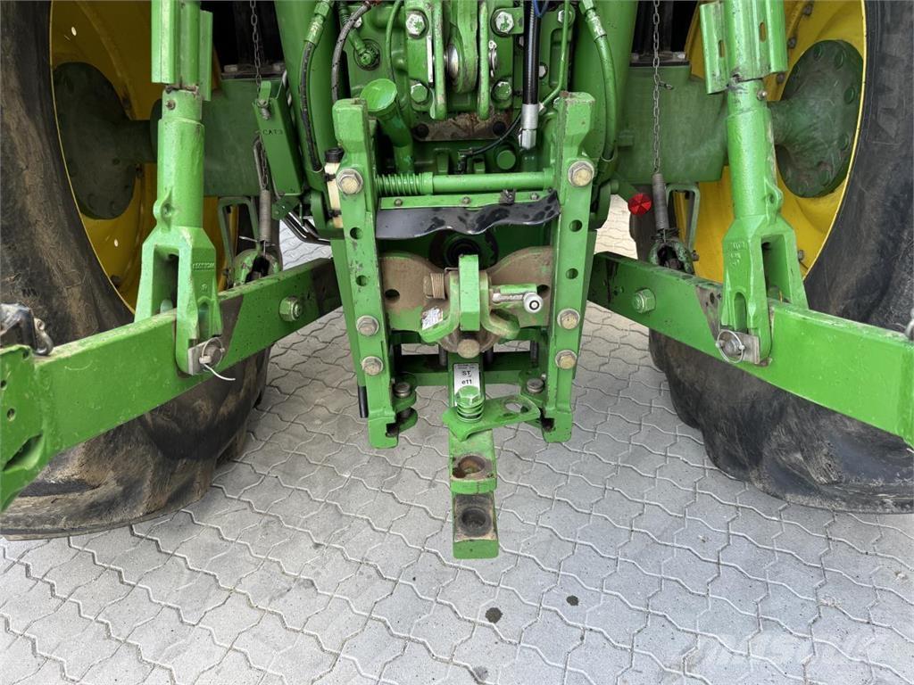 John Deere 6210R Traktori