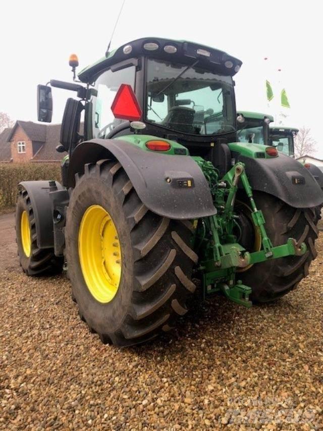 John Deere 6250R Traktori
