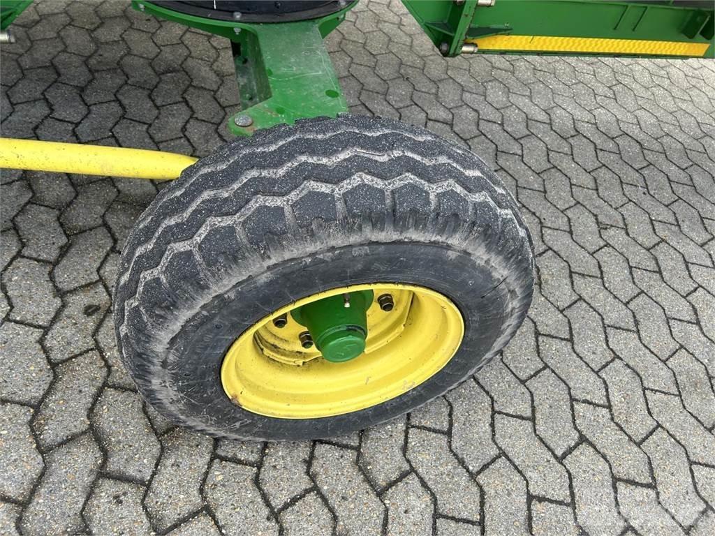 John Deere 640D Glave hederi za kombajne