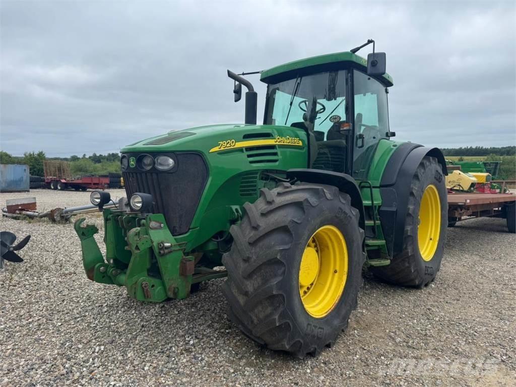 John Deere 7920 Traktori