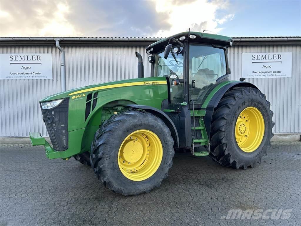 John Deere 8345R Traktori