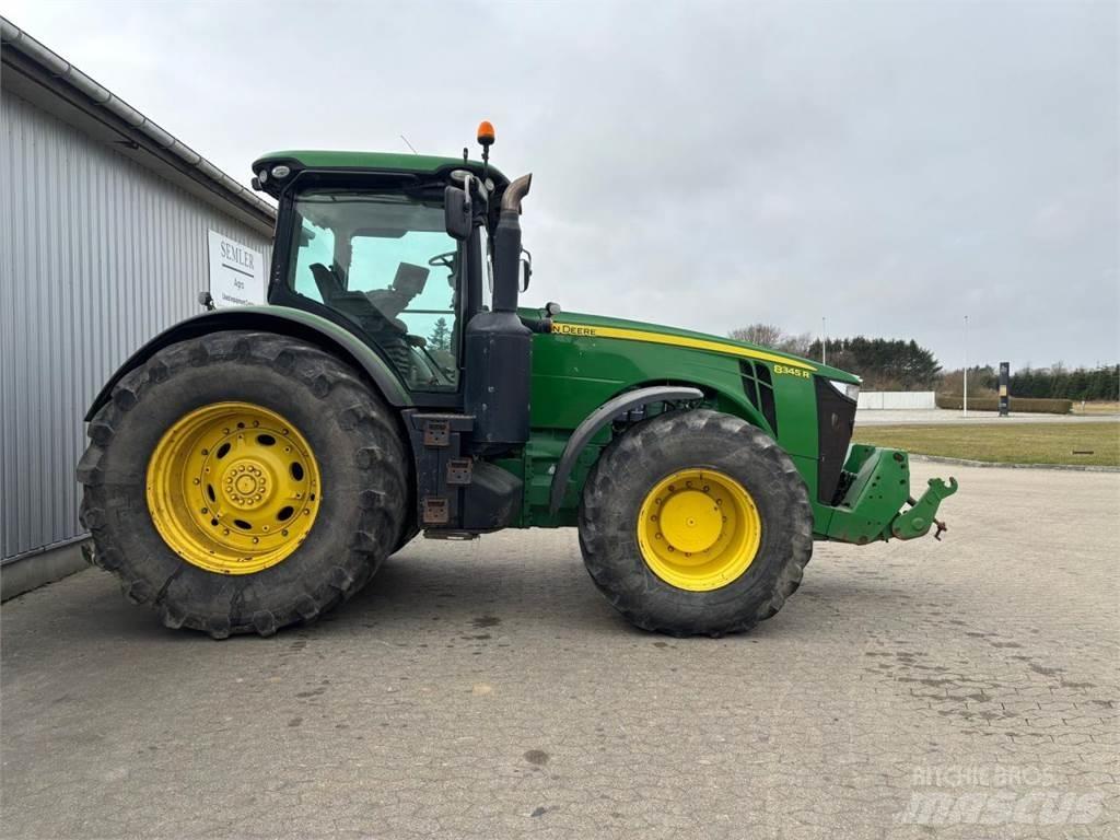 John Deere 8345R Traktori