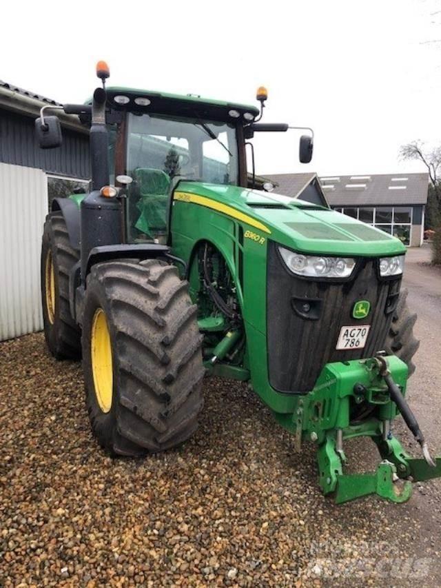 John Deere 8360R Traktori