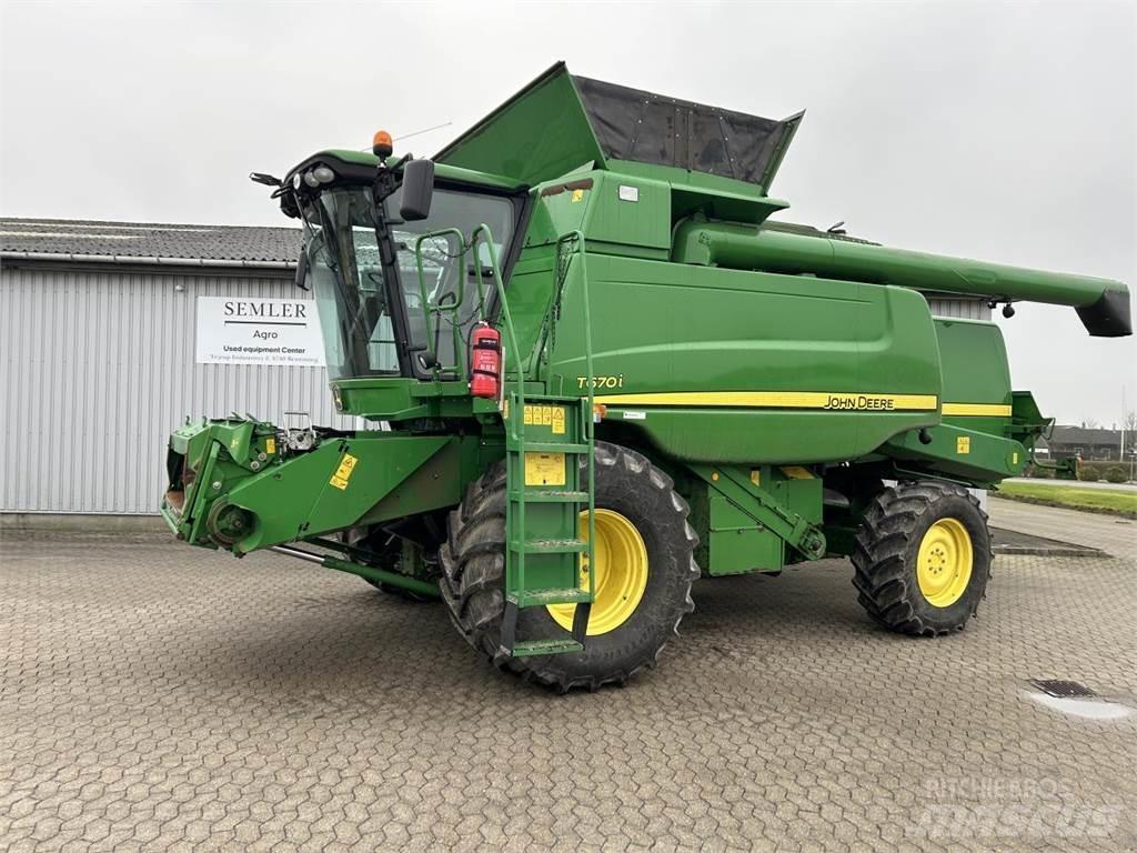 John Deere T670 Kombajni