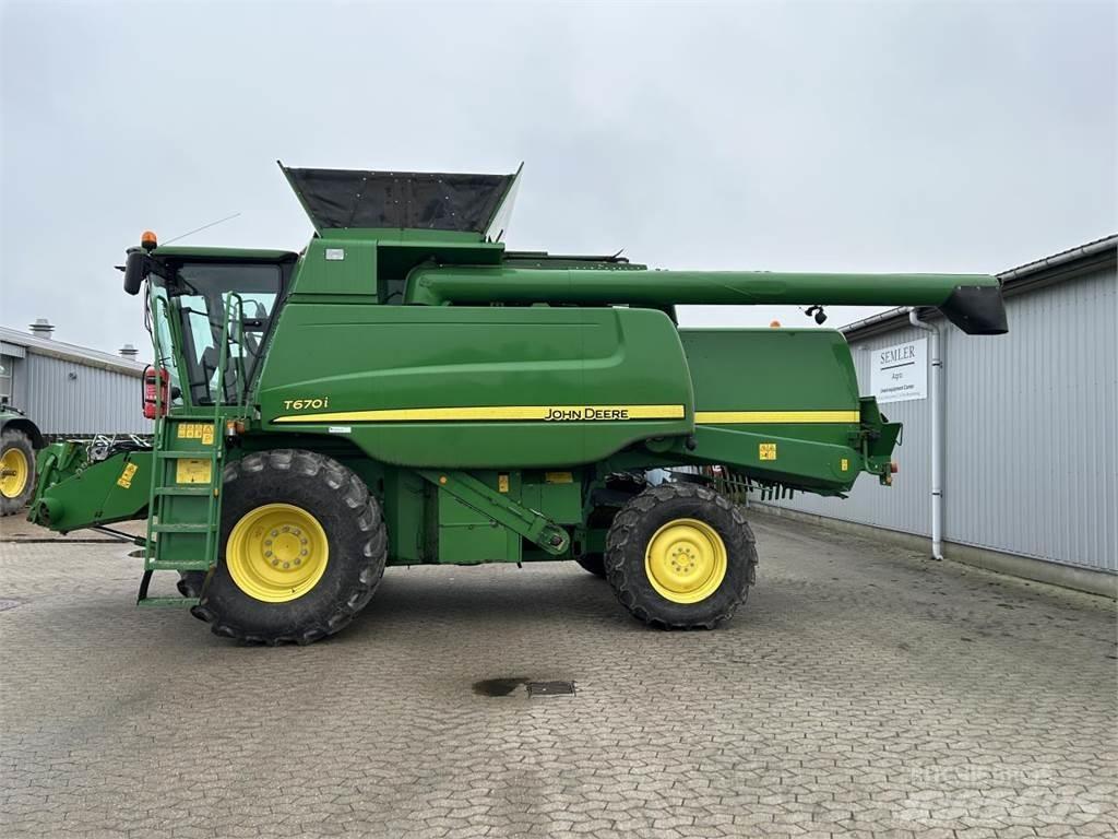John Deere T670 Kombajni