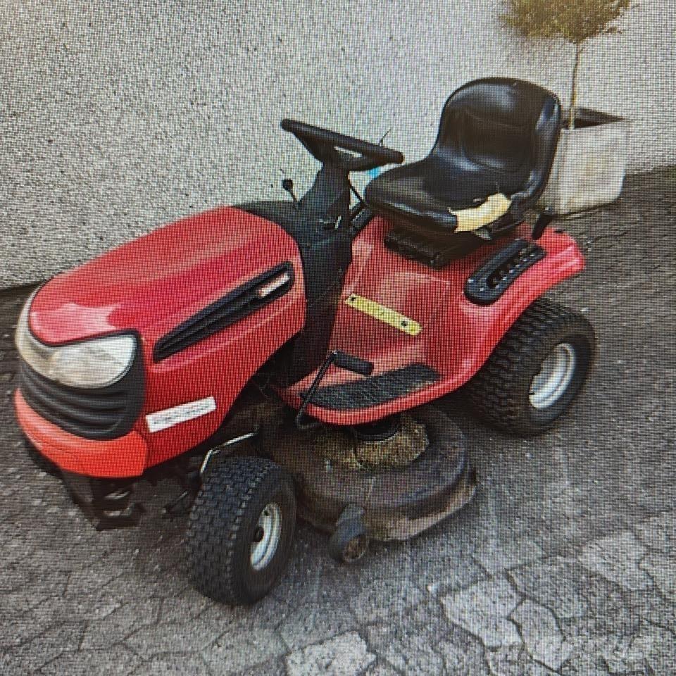 Jonsered LT2216 Manji traktori