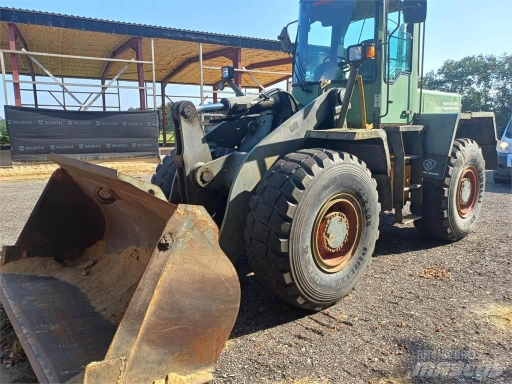 Komatsu WA270 Utovarivači na točkove