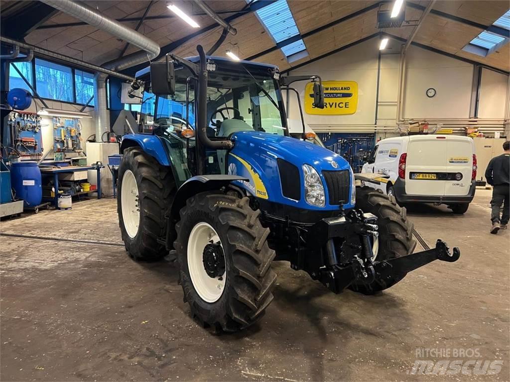 New Holland T5030 Traktori
