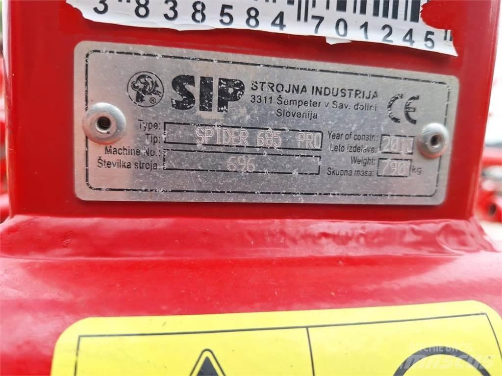 SIP 685/6 PRO Okretači i sakupljači sena