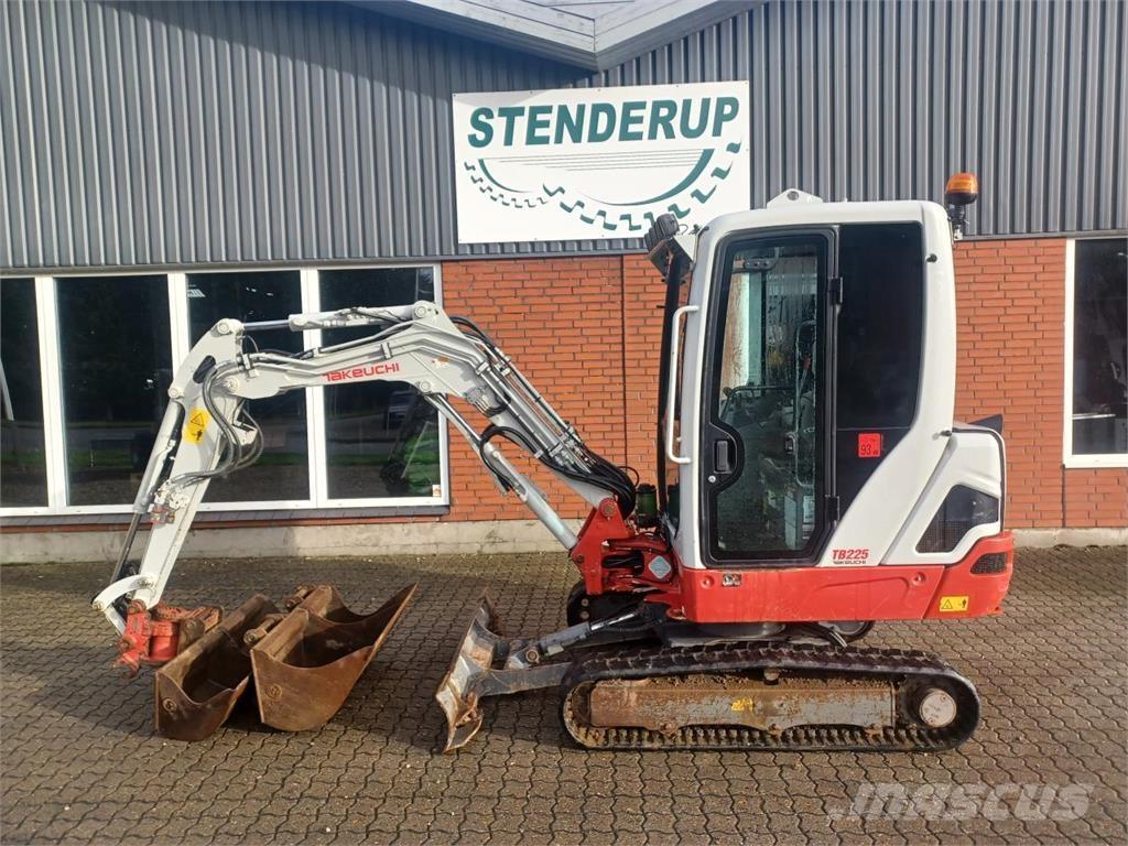 Takeuchi TB225 Mini bageri < 7t