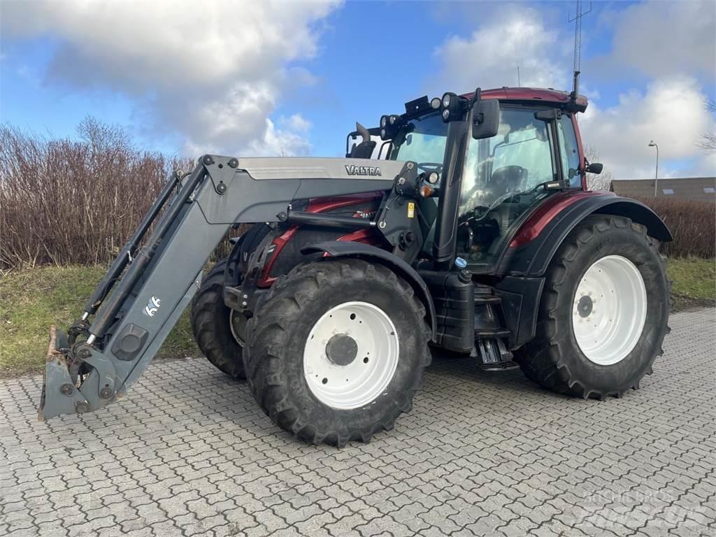 Valtra N 174 Traktori