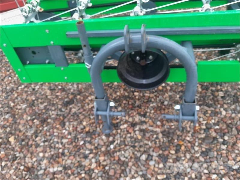  - - - HØ VENDER Dodaci za kompaktni traktor