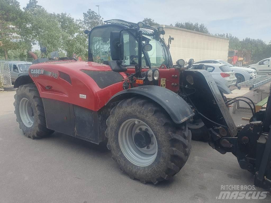Case IH 742 Traktori