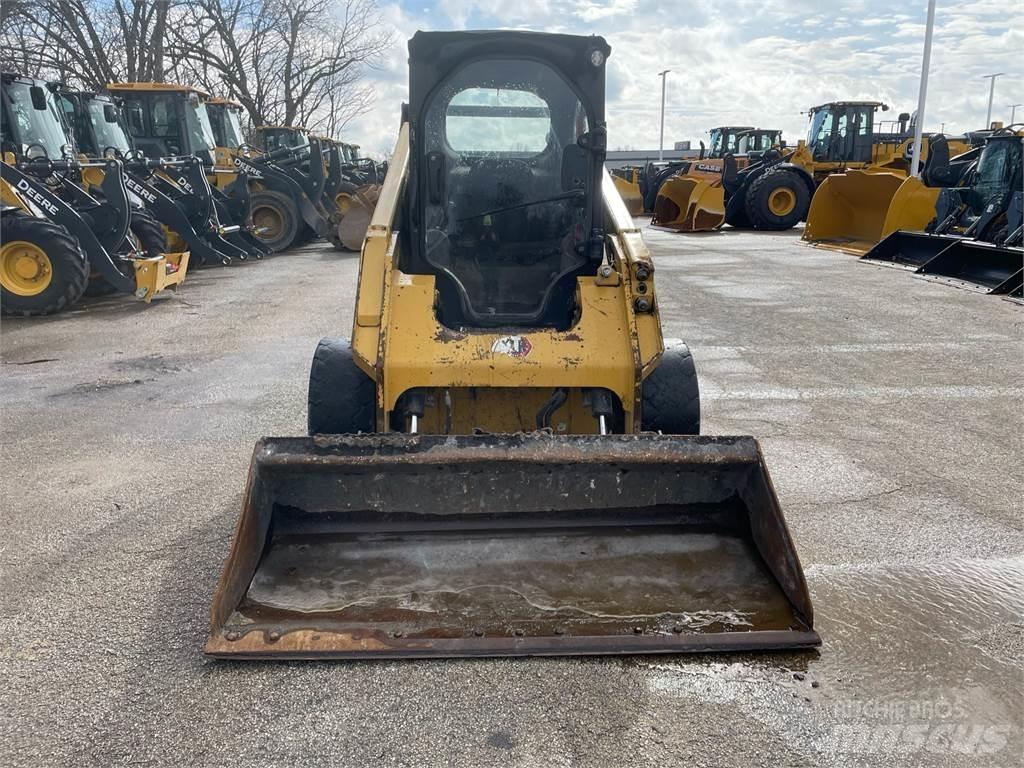 CAT 262D3 Skid steer mini utovarivači
