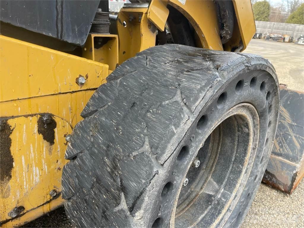 CAT 262D3 Skid steer mini utovarivači
