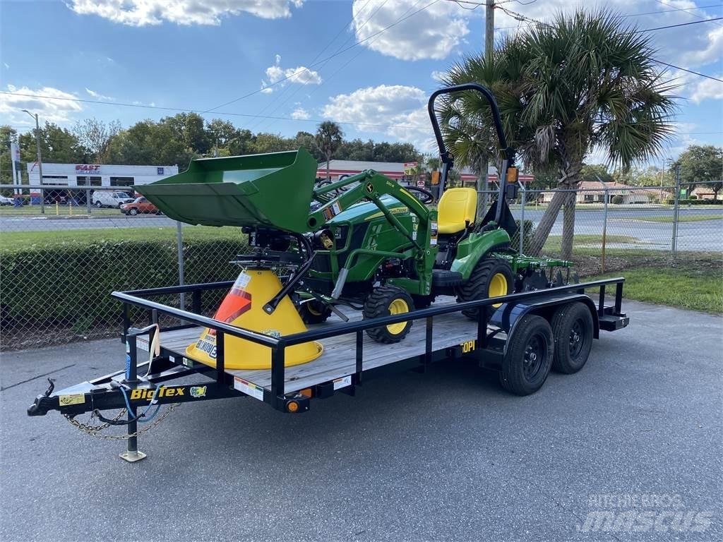 John Deere 1023E Manji traktori