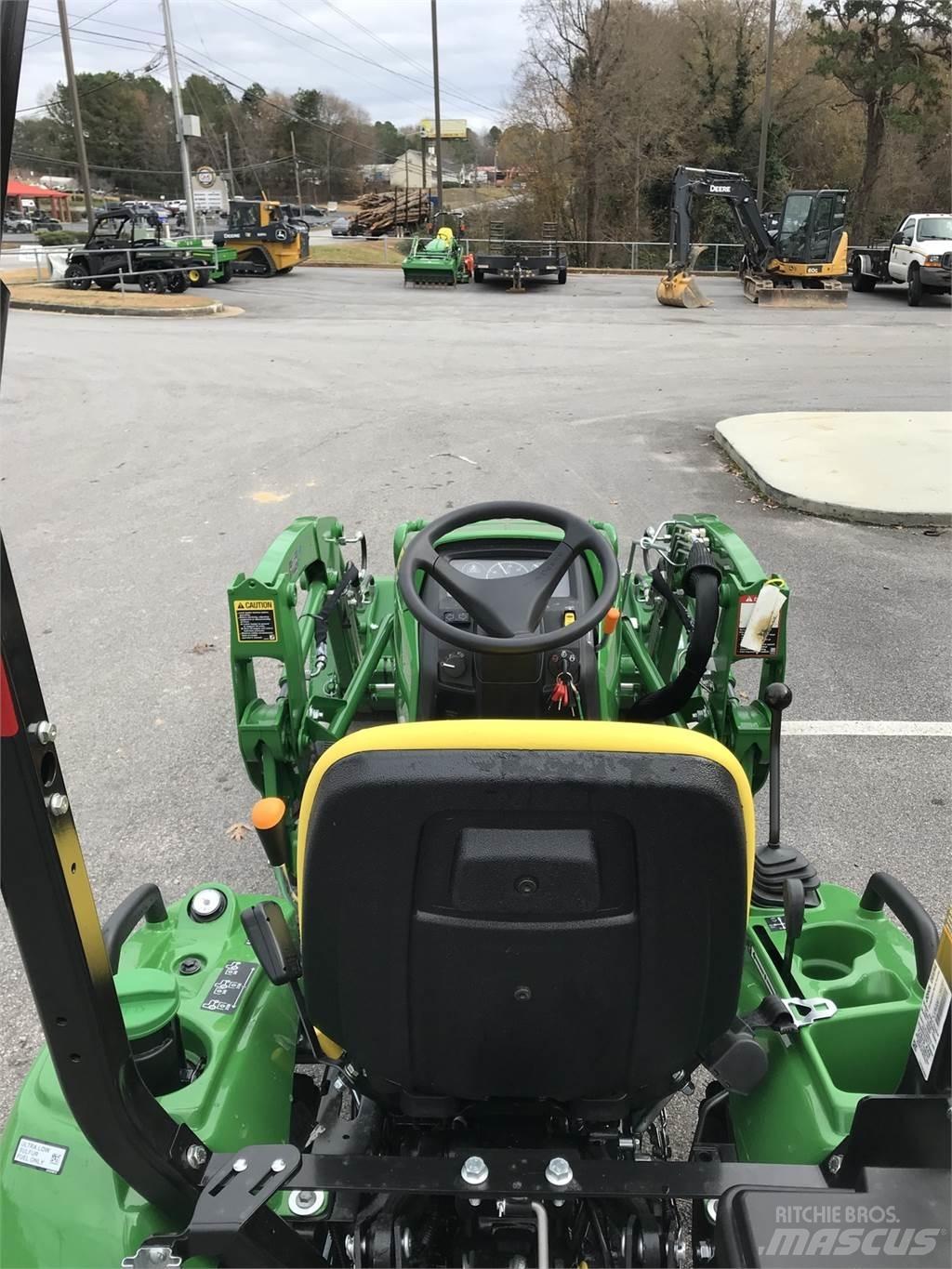 John Deere 1023E Manji traktori