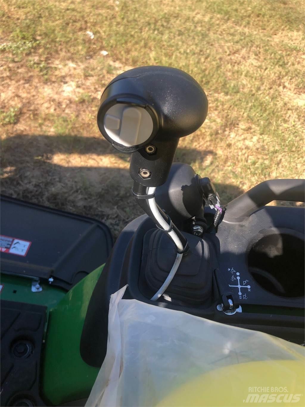 John Deere 1025R Manji traktori