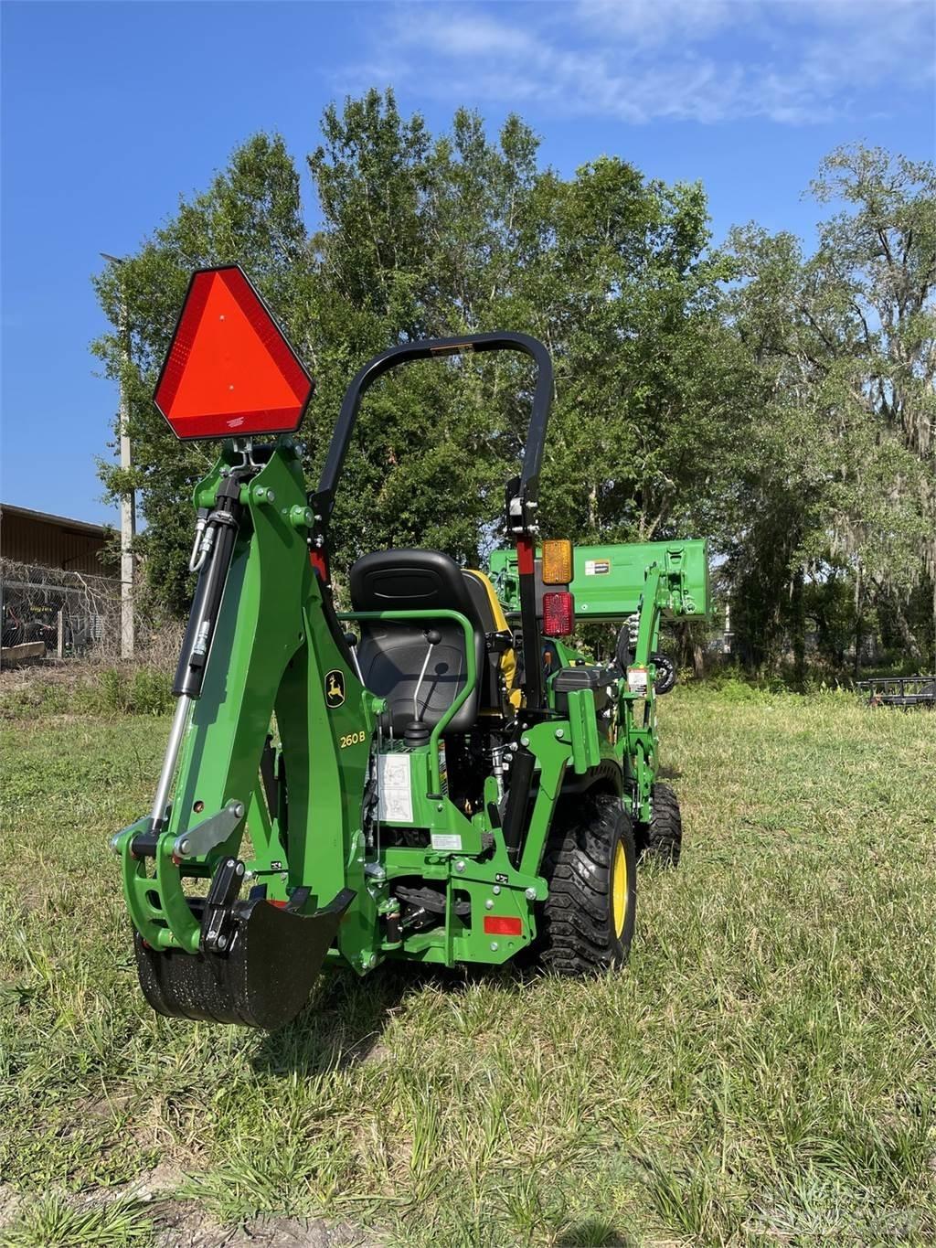 John Deere 1025R Manji traktori
