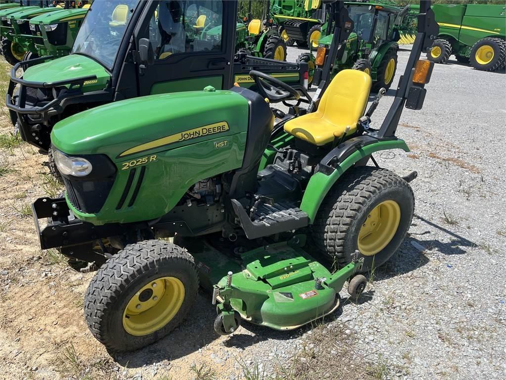John Deere 2025R Manji traktori