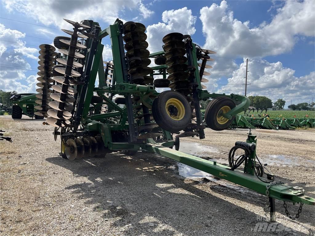 John Deere 2623 Tanjirače